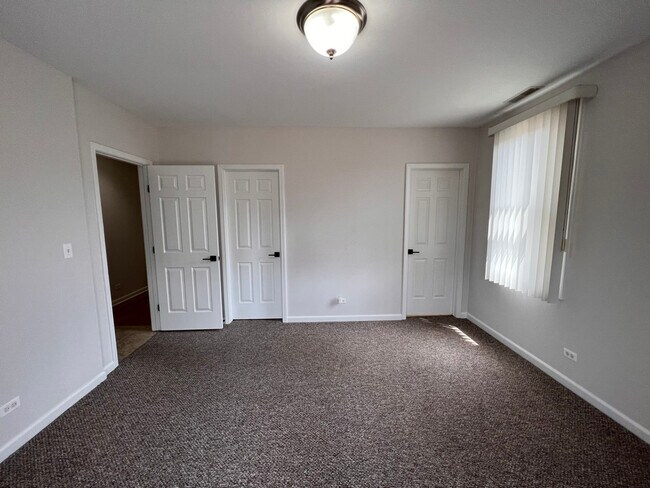 Building Photo - 218 S Hamilton Ave