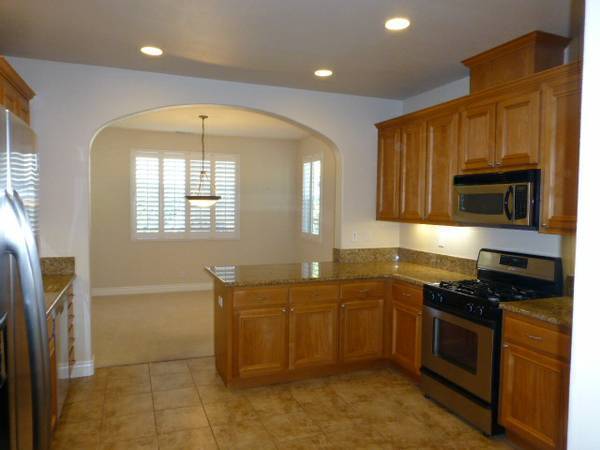 Building Photo - Beautiful and Spacious 4 Bedroom Home!