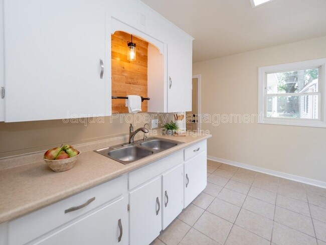 Building Photo - 1928 Eckener Dr