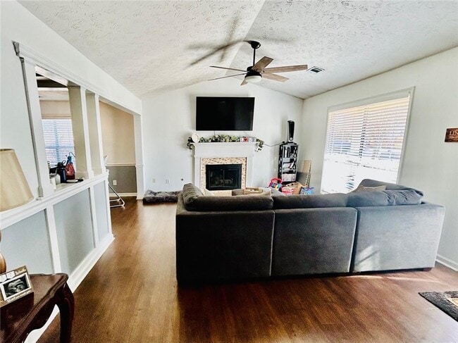 Building Photo - 5472 Riverchase Dr