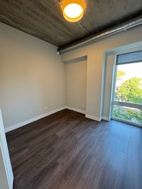 Building Photo - 2407 W Eastwood Ave