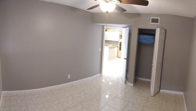 Building Photo - 522 Trace Cir
