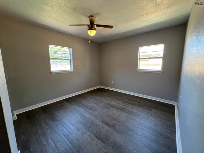 Building Photo - 610 S Bond St