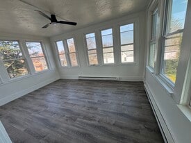 Building Photo - 608 S 24th St