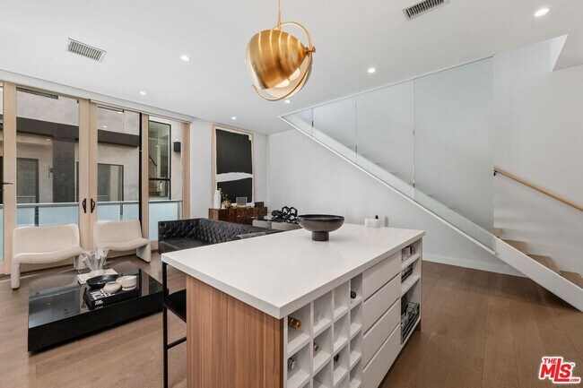 Building Photo - 1251 N Formosa Ave