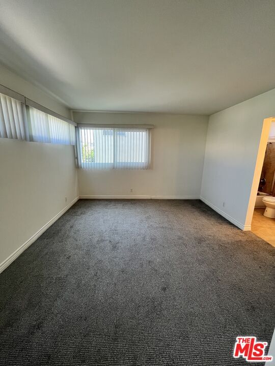 Building Photo - 443 S Gramercy Pl