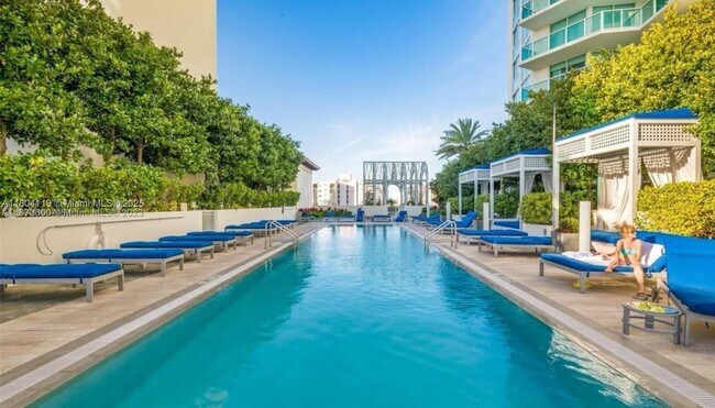 Building Photo - 250 Sunny Isles Blvd