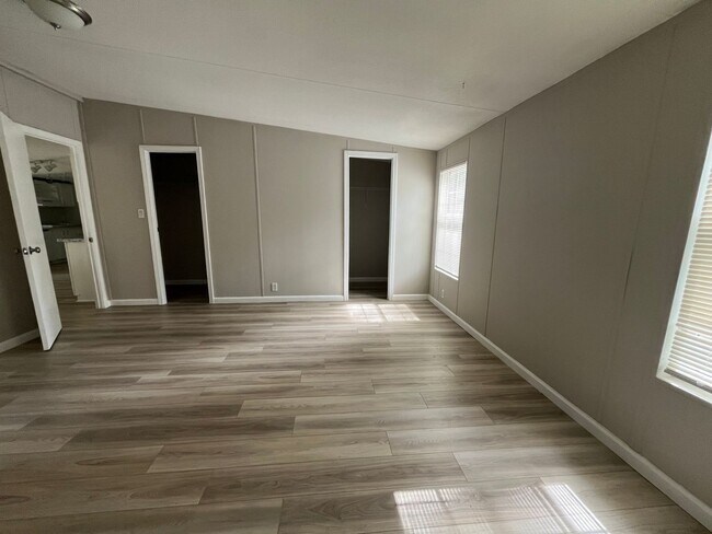 Building Photo - NO SECURITY DEPOSIT SPECIAL! Three Bedroom Home on 5 Acres in Guyton