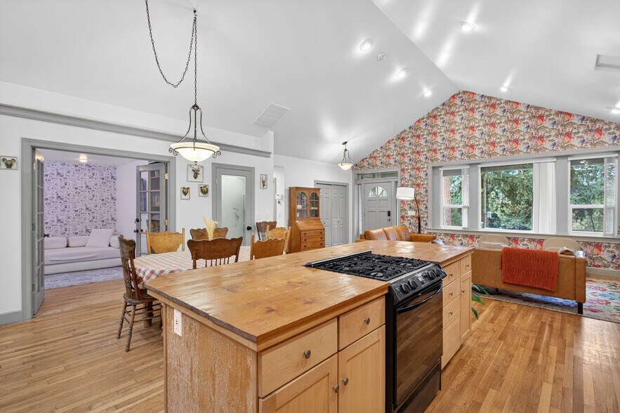 Building Photo - 26731 Lake Fenwick Rd S