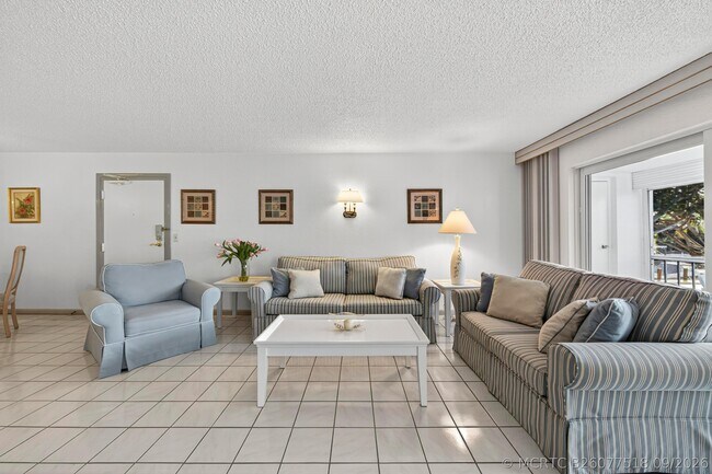 Building Photo - 6417 Bay Club Dr