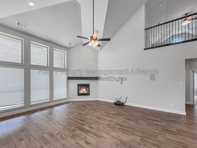 Building Photo - 308 Winding Creek Ln
