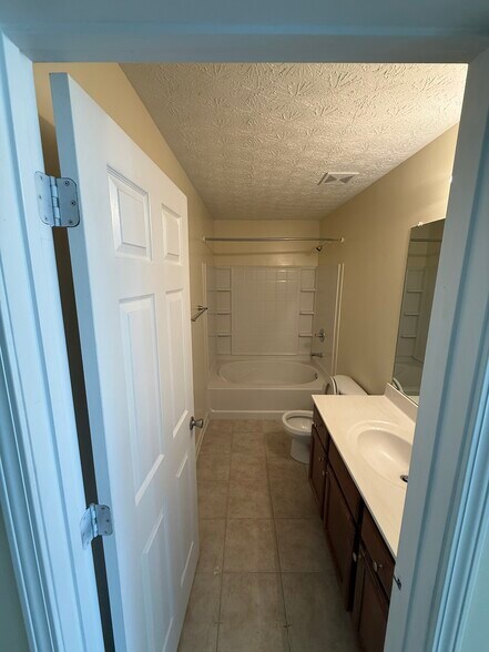 Building Photo - 4660 Duval Point Way SW