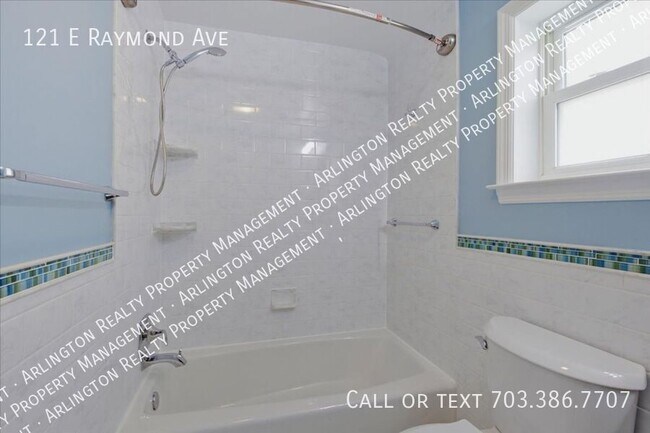 Building Photo - 121 E Raymond Ave