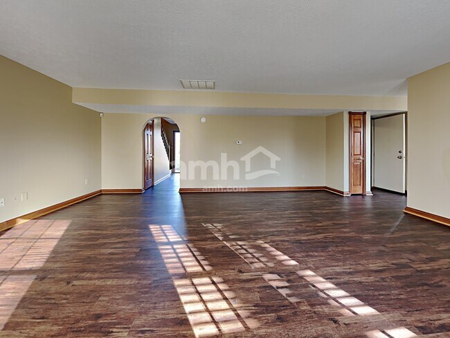 Building Photo - 6676 Wimbledon Drive