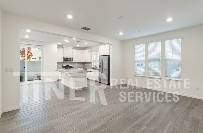 Building Photo - 1580 Parkside Way