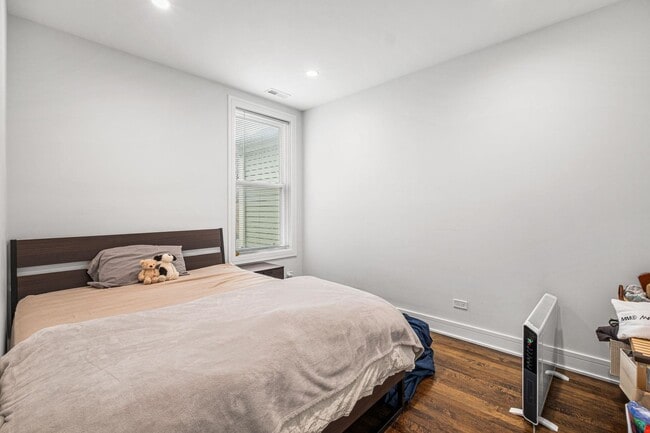 Building Photo - 3904 N Whipple St