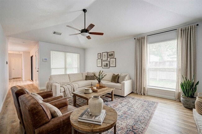 Building Photo - 18506 Glen Briar Ln