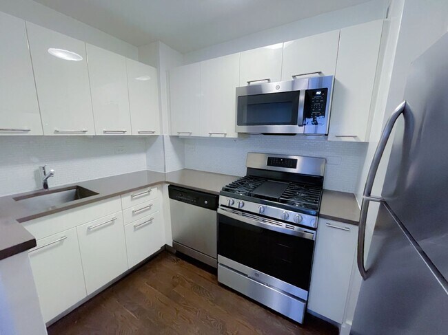 Building Photo - Amazing 1 Bedroom Apartment In Upper East ...