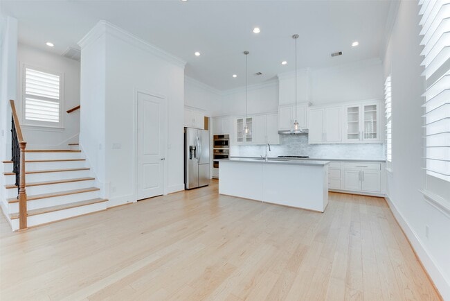 Building Photo - 8736 Oak Kolbe Ln