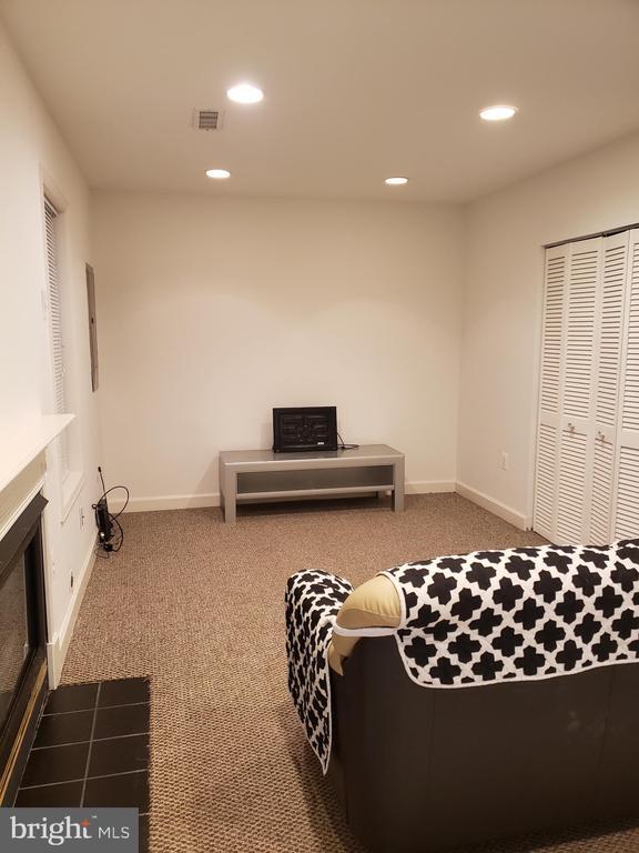 Building Photo - 9426 Silver Meteor Ct