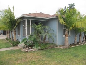 Building Photo - Sycamore (610-612) East