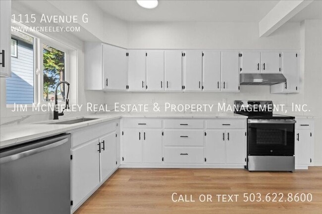 Building Photo - 1115 Avenue G