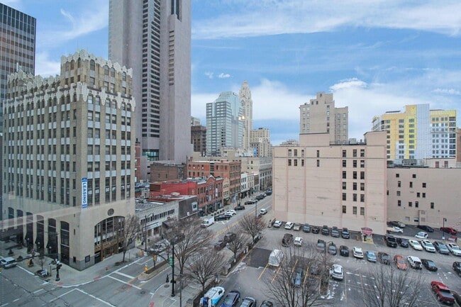 Building Photo - 100 E Gay St