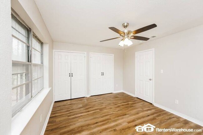 Building Photo - Newly renovated spacious 4 bed/2 bath, wit...