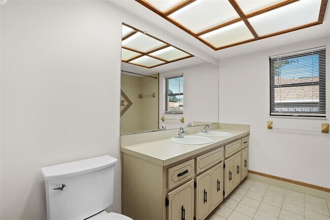 Building Photo - 241 Dartmouth Ave