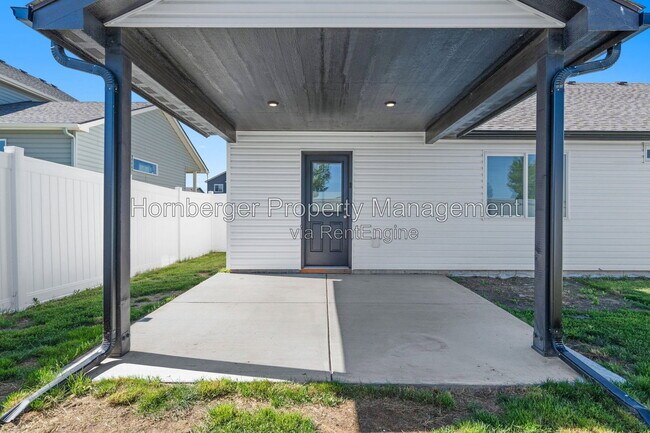 Building Photo - 10326 W Salmonberry