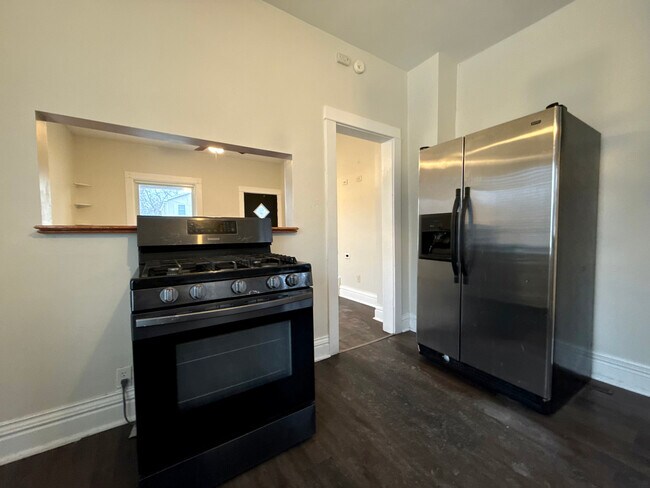 Building Photo - 1200 Ada St