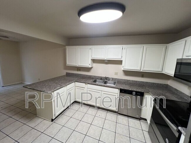 Building Photo - 5268 S Brightside View Dr