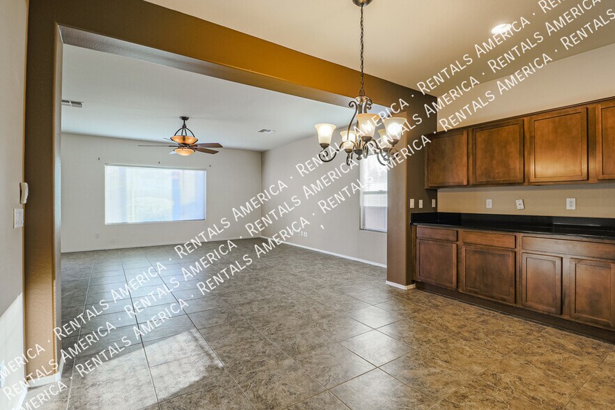 Building Photo - 7461 W Pleasant Oak Way