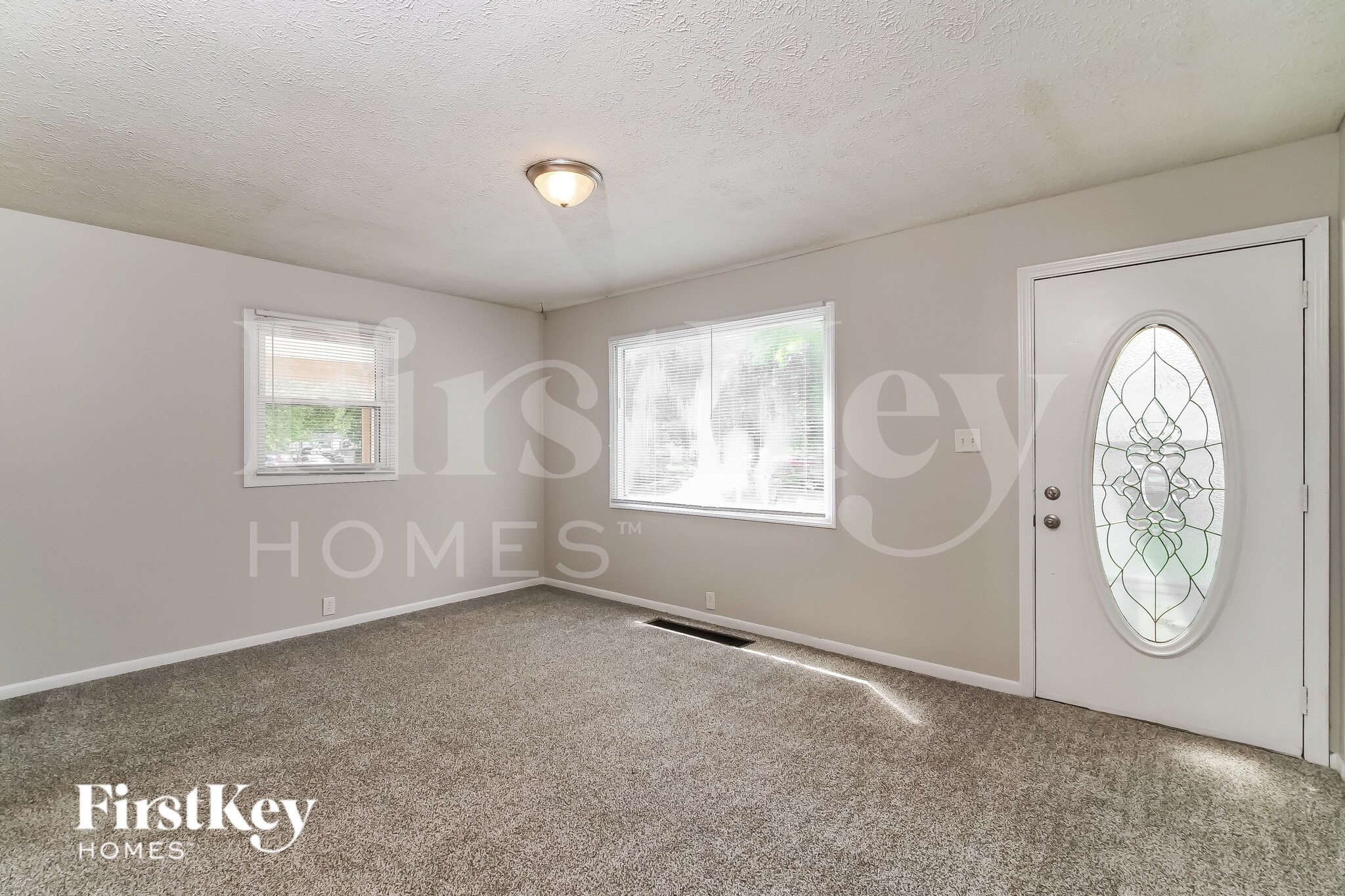 Building Photo - 2031 Sharon Ave