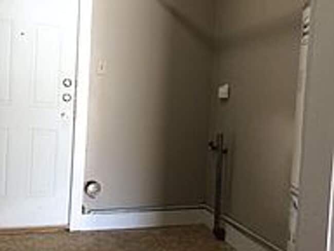 Building Photo - PRE-LEASE AUG 2026! Charming 2 Bed Cottage...