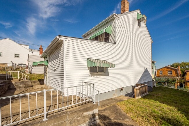 Building Photo - 124 Fitler St