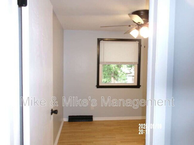 Building Photo - 6400 N 73rd St