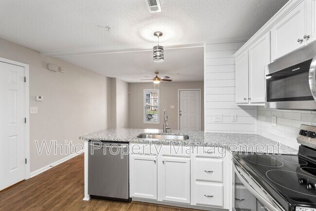 Building Photo - 106 Locomotive Ln