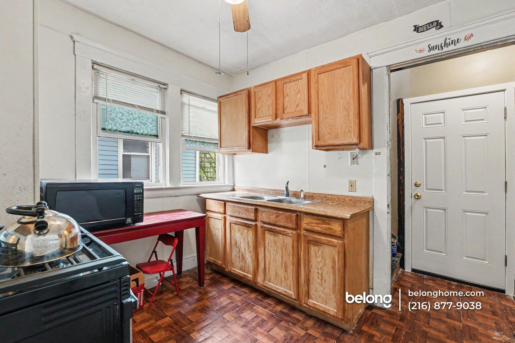 Building Photo - 1516 E 118th St