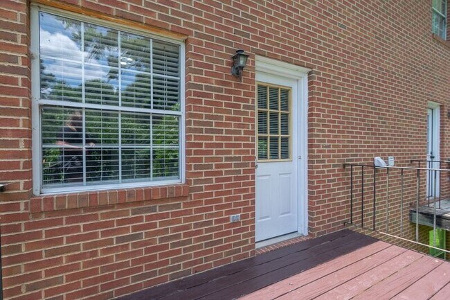 Building Photo - 2165 S Milledge Ave