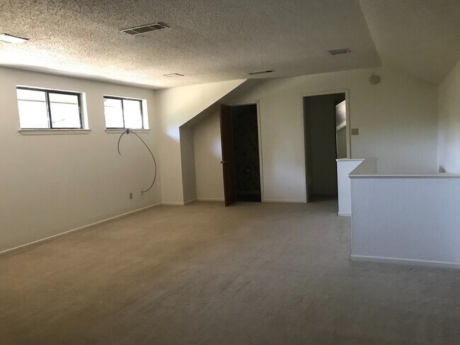 Building Photo - 108 Stone Canyon Ct