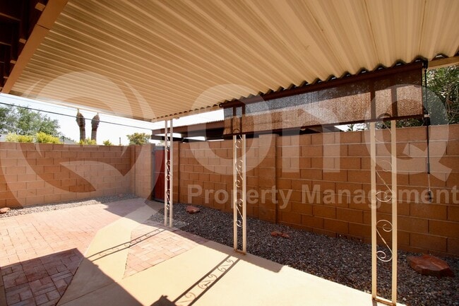 Building Photo - 2830 N Granite Reef Rd