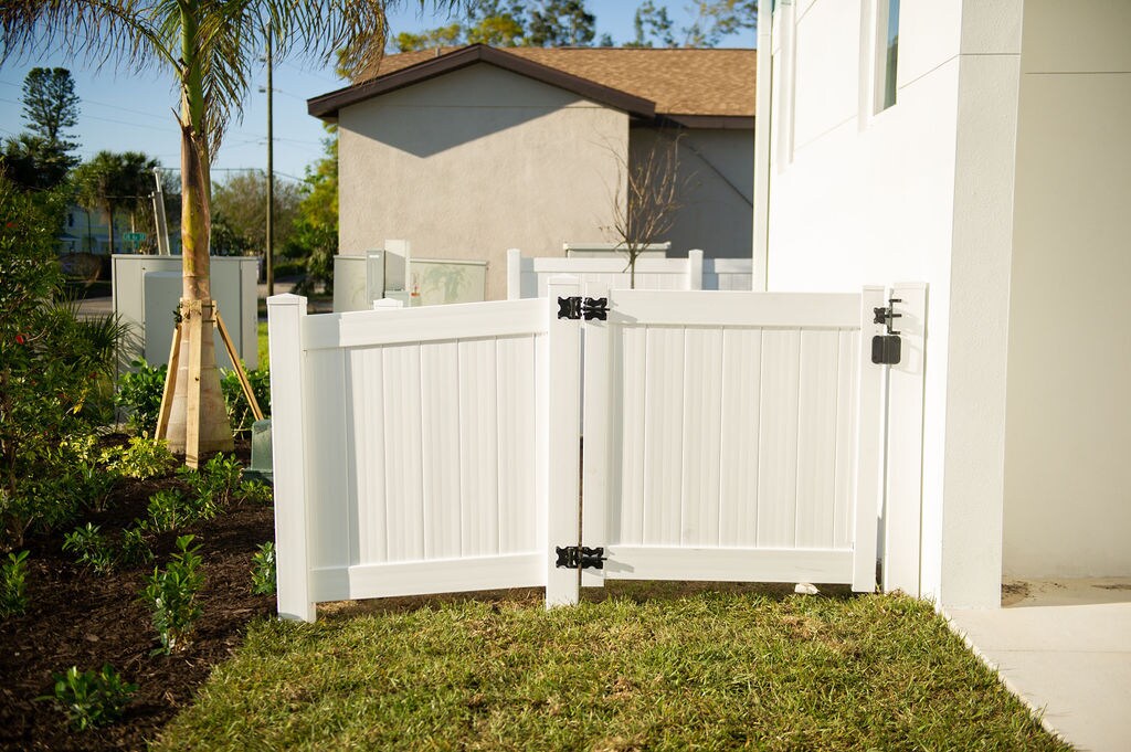 Building Photo - 3820 Pompano Dr SE