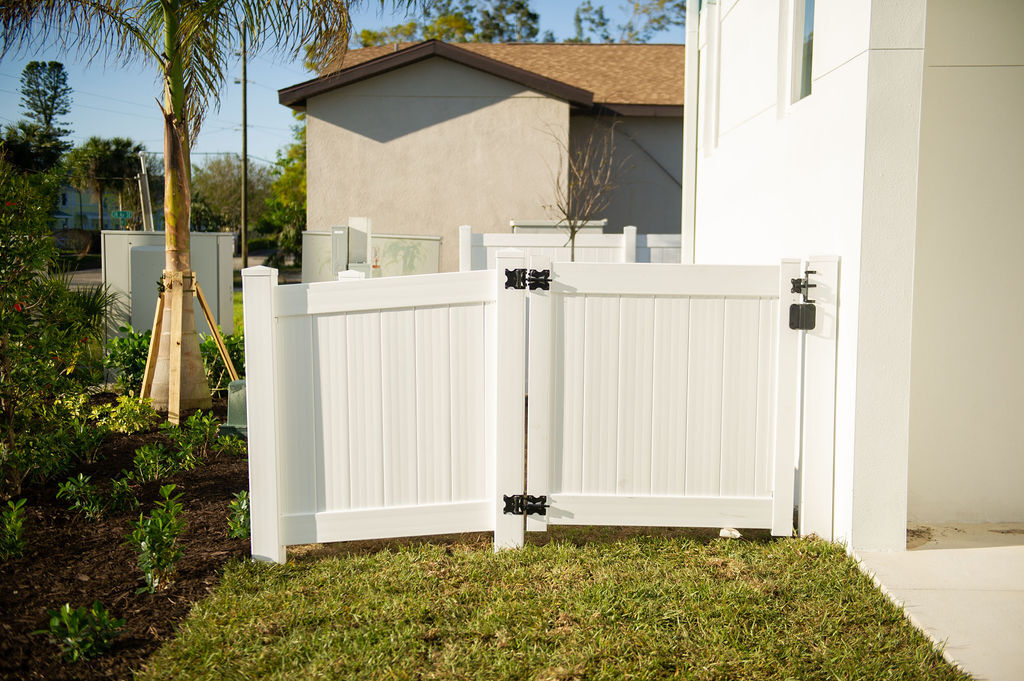 Building Photo - 3820 Pompano Dr SE