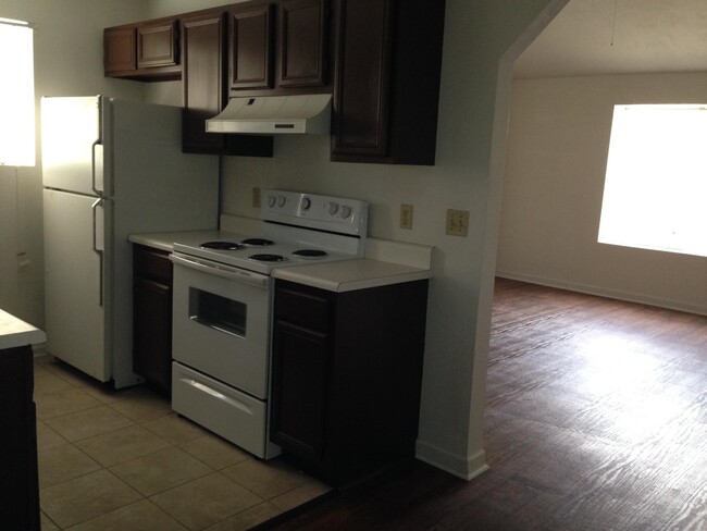 Building Photo - 2901 Richview Park Cir S