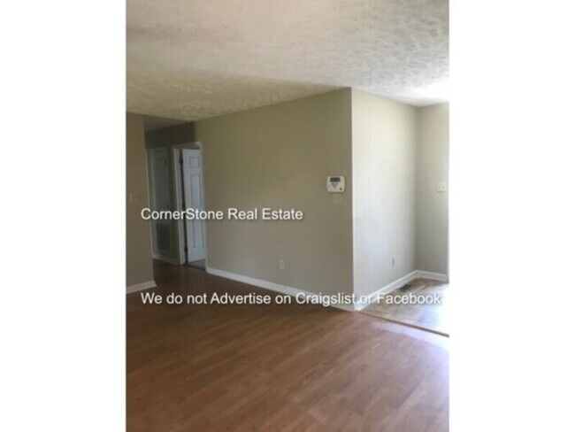 Building Photo - 5012 Shimmer Dr