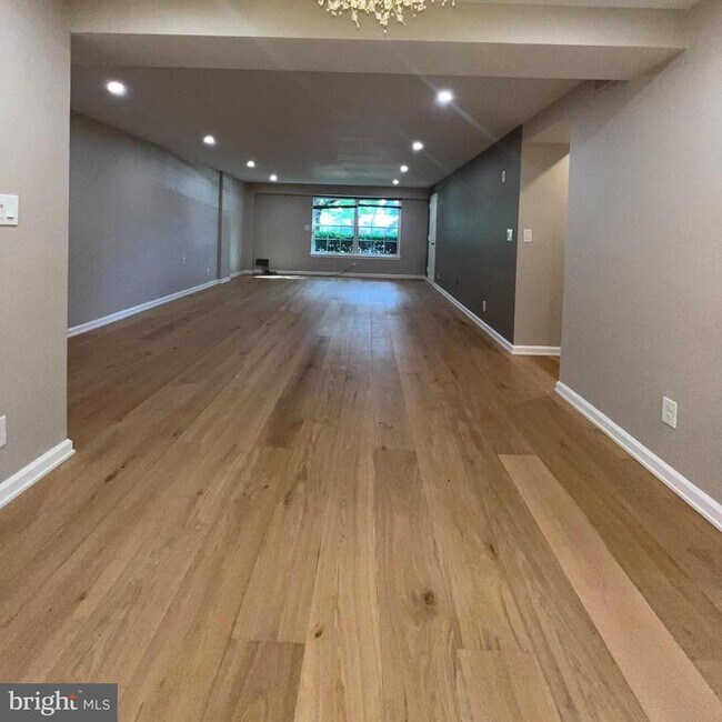 Building Photo - 7600 Tremayne Pl