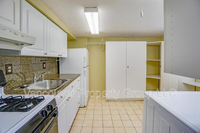Building Photo - 2814 H St