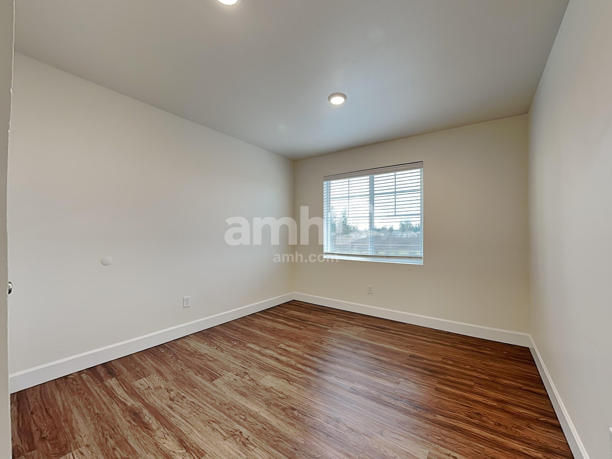 Building Photo - 19211 15th Ave Ct E