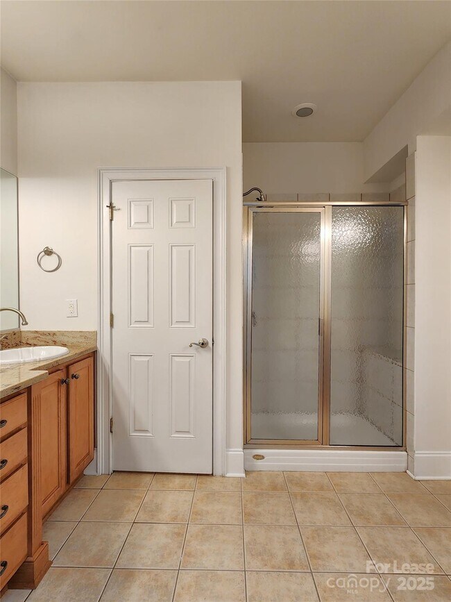 Building Photo - 5524 Strabane Dr
